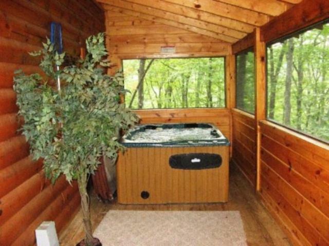 Bear Pleasures Cabin Gatlinburg Exterior photo