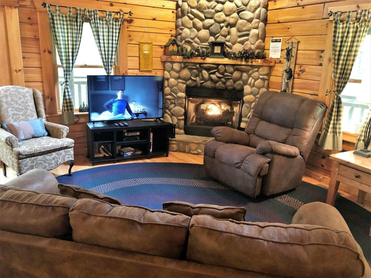 Bear Pleasures Cabin Gatlinburg Exterior photo