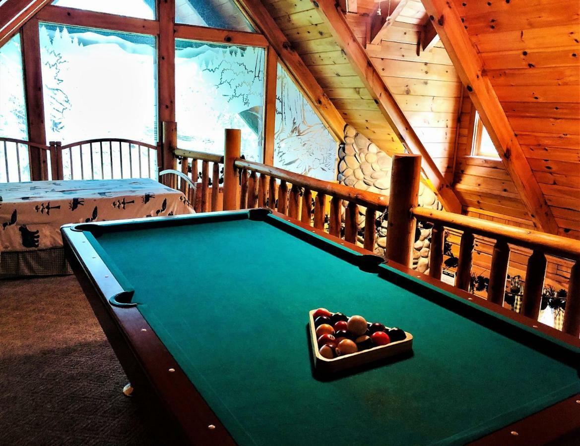 Bear Pleasures Cabin Gatlinburg Exterior photo