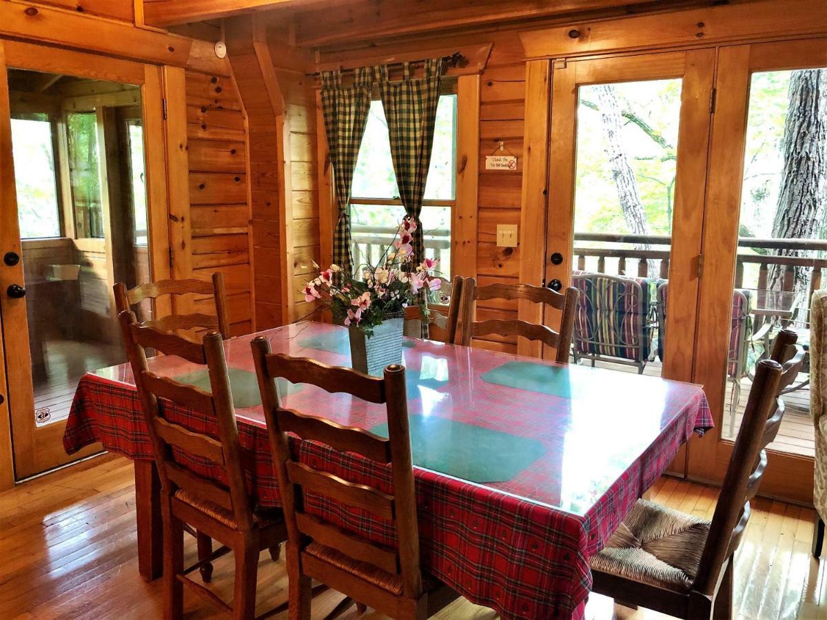 Bear Pleasures Cabin Gatlinburg Exterior photo