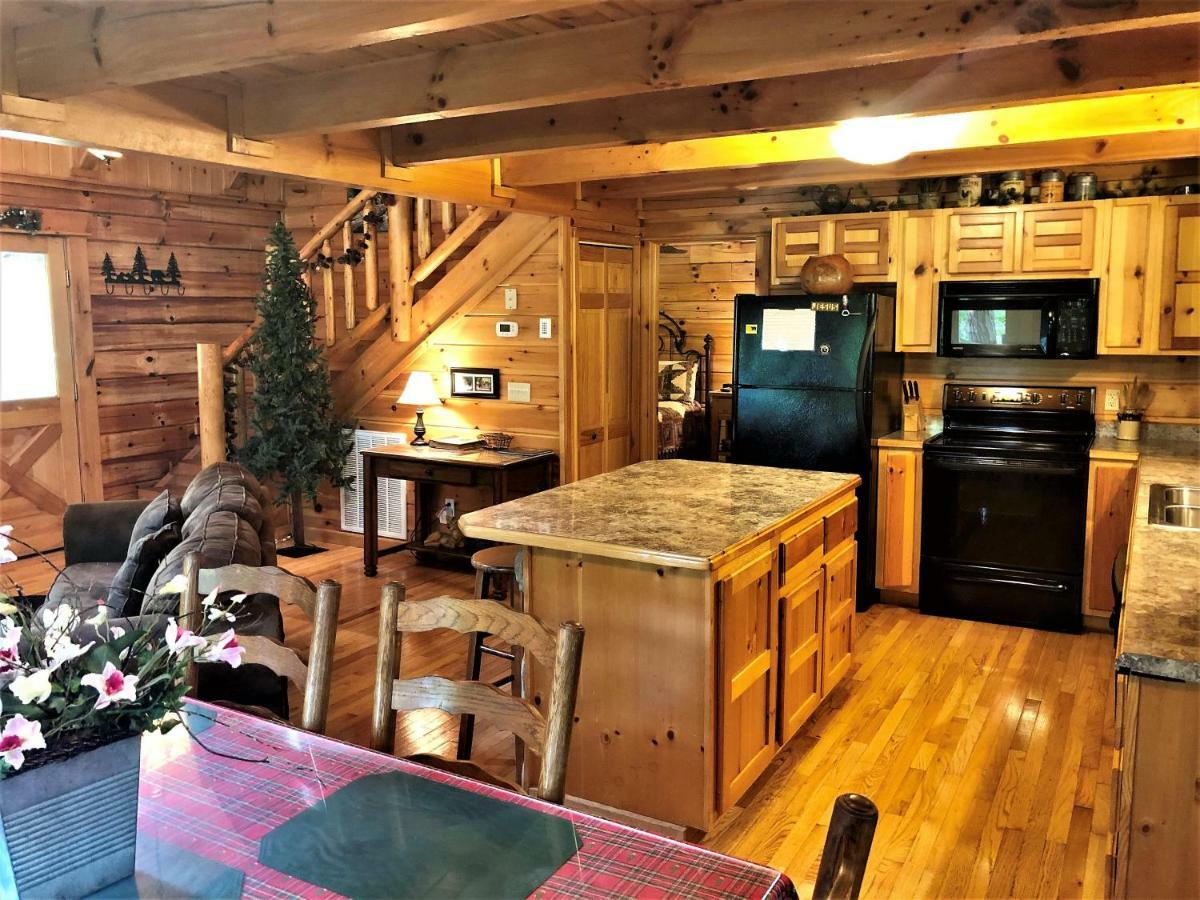 Bear Pleasures Cabin Gatlinburg Exterior photo